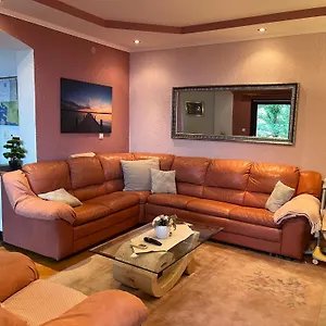 apartman-adrijan.hotelinzadar.com/